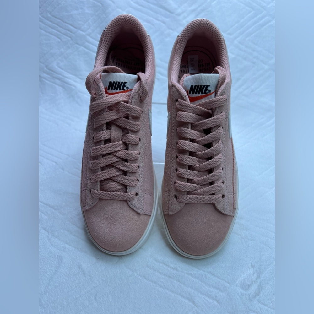 32: Womens Nike Blazer Low SD (Coral Stardust/ Sail- Sail) Size: 7.5